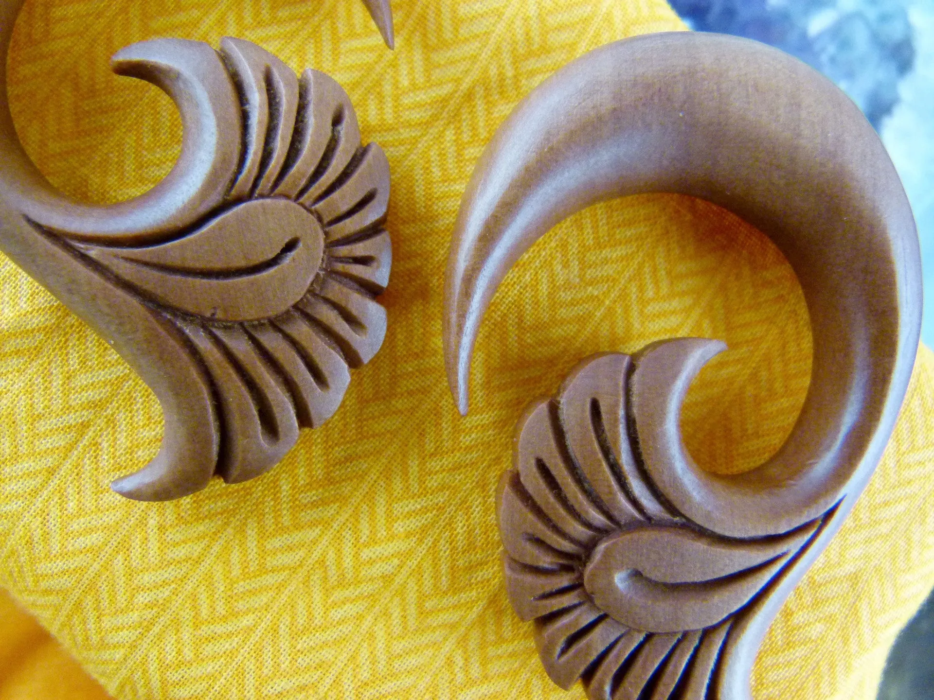 Stretch Plug Hangers - Carved Wood Ear Stretcher (Pair) - A039