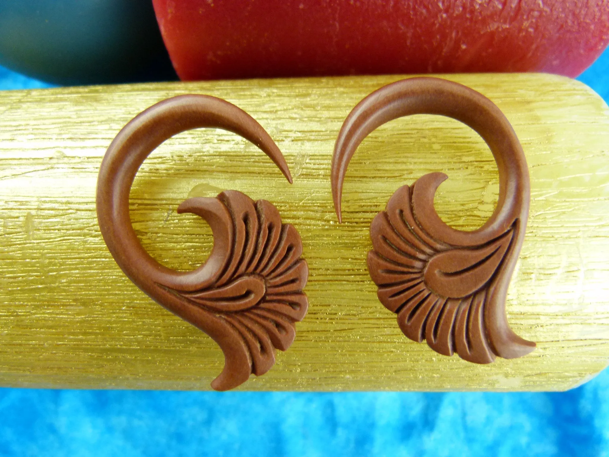 Stretch Plug Hangers - Carved Wood Ear Stretcher (Pair) - A039
